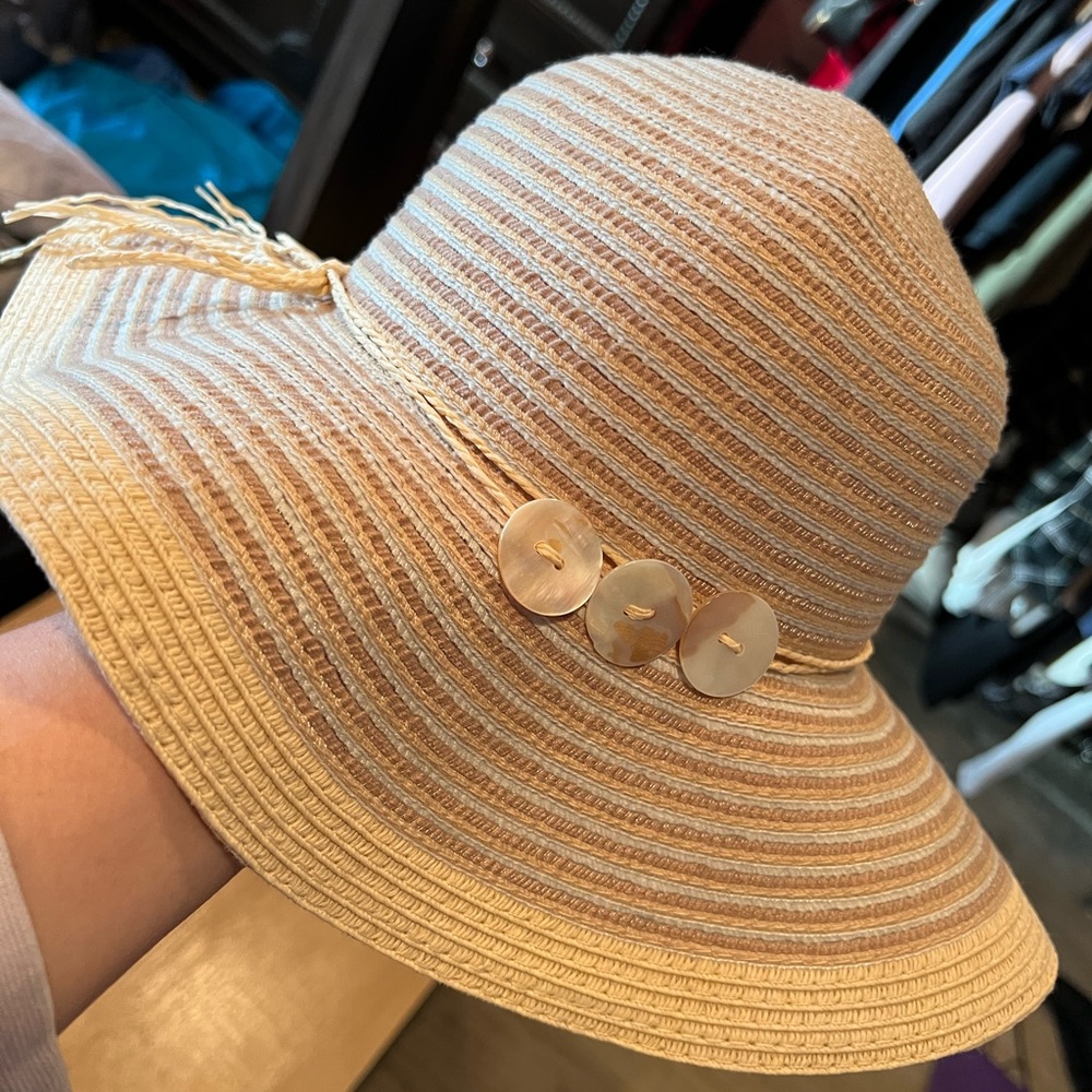 Women’s Beach Hat